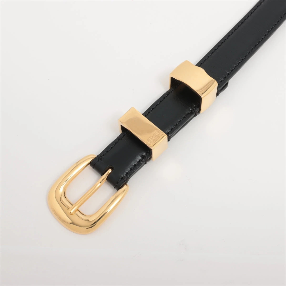 CELINE セリーヌ ブラックレザーベルト ゴールドlogoバックル CELINE ブラックレザーベルト ゴールドバックル - メルカリ