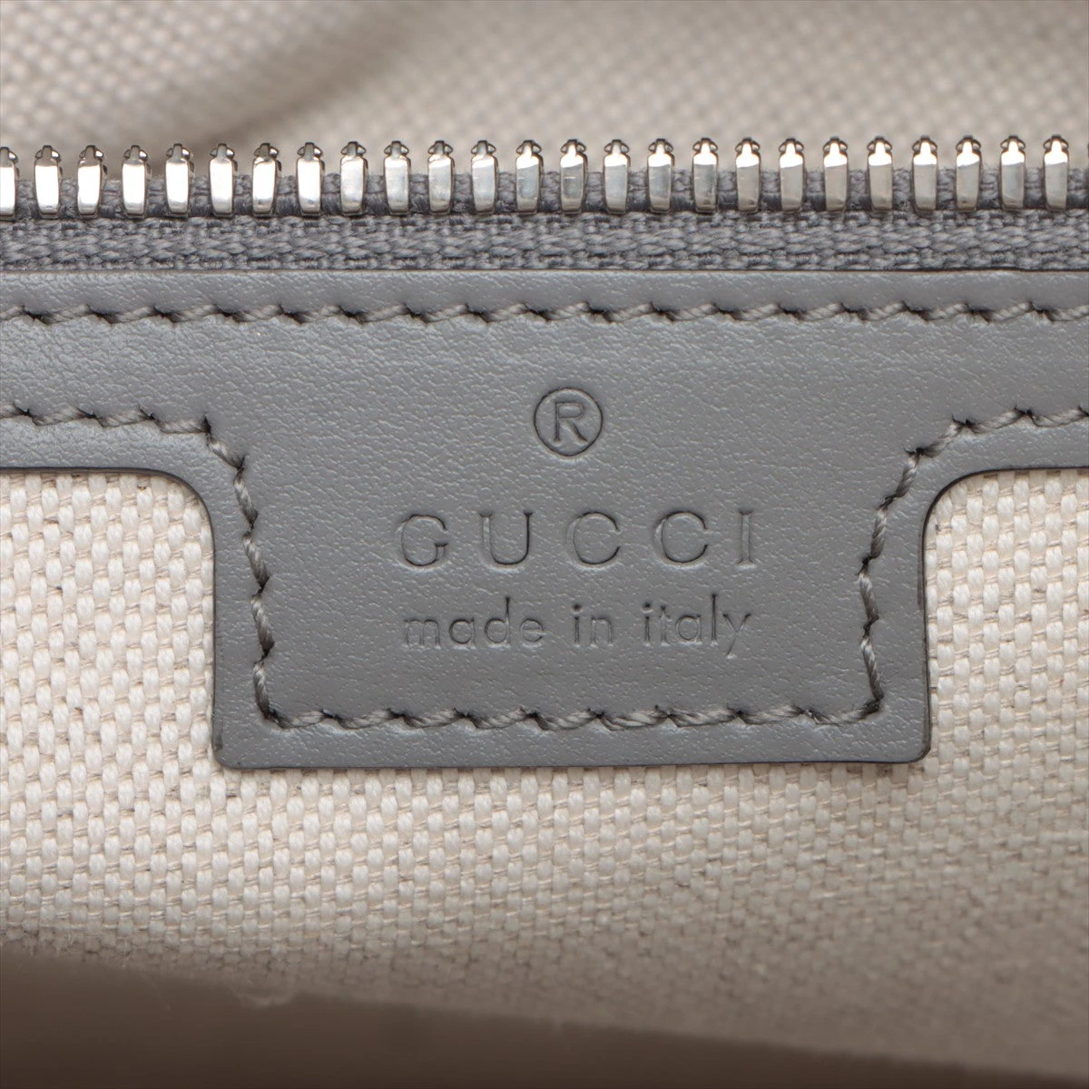 GUCCI グレー レザー トートバッグ グッチ GGエンボス レザー トートバッグ グレー 625774 A3053892