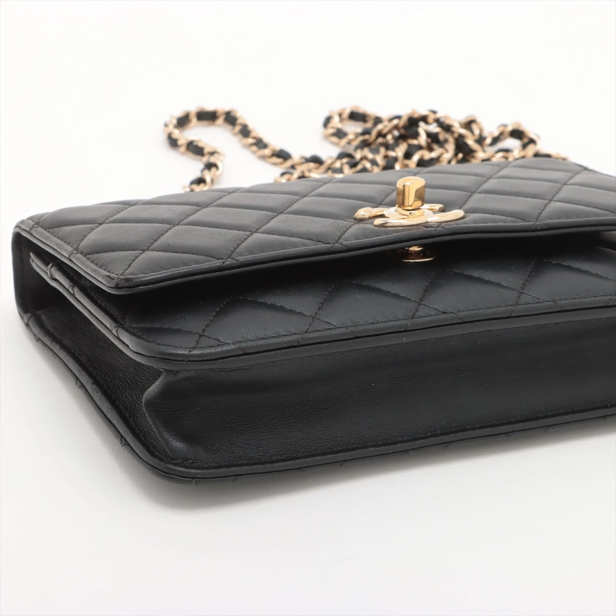 シャネル トレンディCC ラムスキン チェーンウォレット ブラック