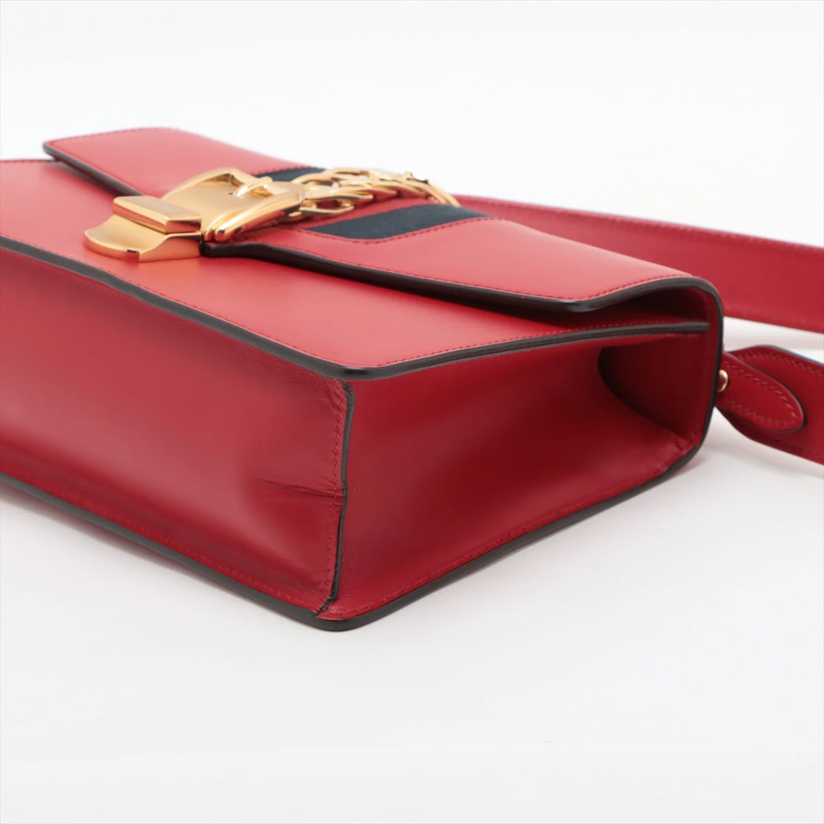 【最終価格❗️定価32万円　極美品グッチ】ショルダーバッグ　シルヴィー 赤 最終価格❗️定価32万円 極美品グッチ】ショルダーバッグ
