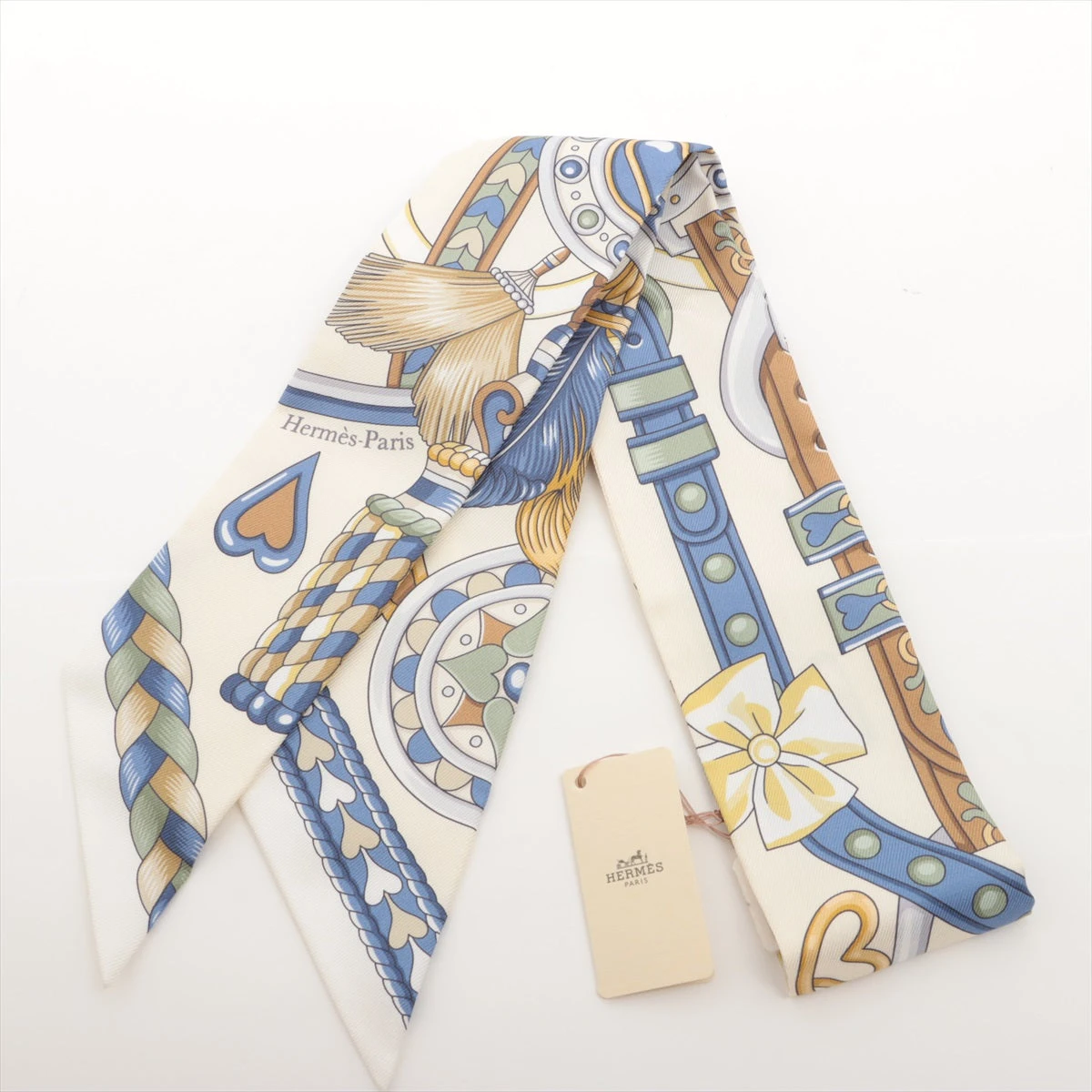 エルメス ツイリー Harnais de Coeur スカーフ シルク ベージュ エルメス ツイリー Harnais de Coeur スカーフ シルク ベージュ