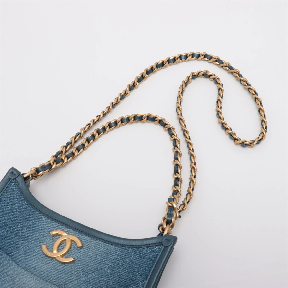 シャネル マトラッセ ホーボー2WAY ショルダーバッグ 中古・古着通販】CHANEL (シャネル) マトラッセ テーパードクラシック