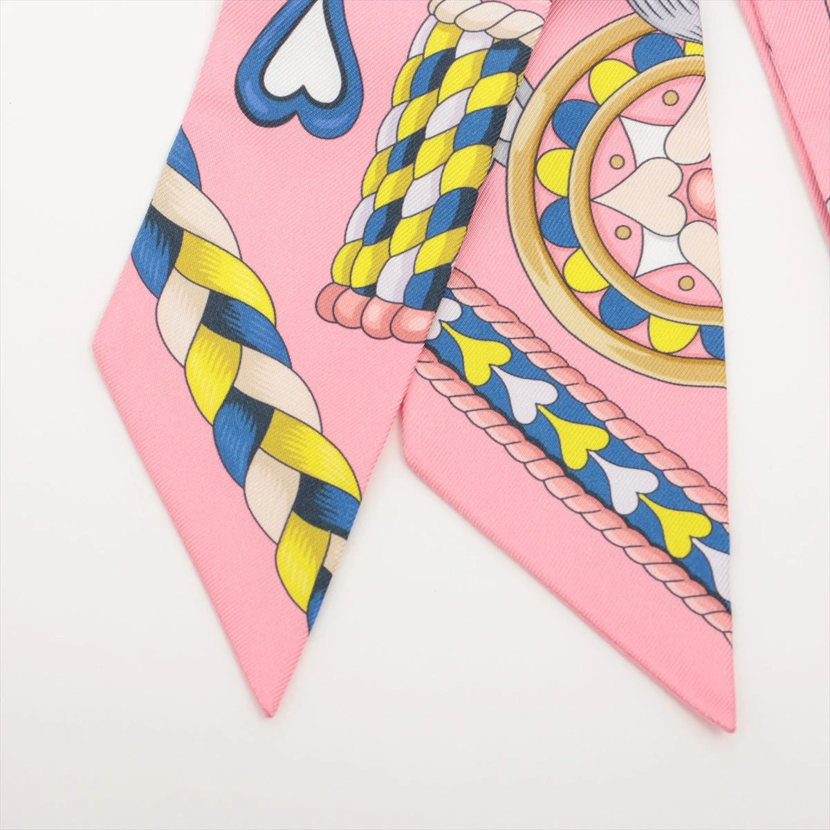 【アクセントに♪】HERMES ツイリー Harnais de Coeur スカーフ エルメス ツイリー HARNAIS DE COEUR アルネドゥクール シルク