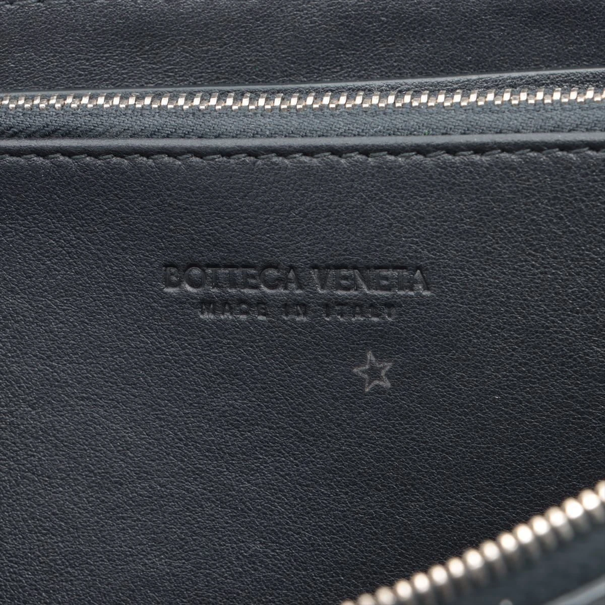 ボッテガヴェネタ　イントレチャート　ラウンドジップ　長財布　ネイビー ボッテガヴェネタ BOTTEGAVENETA ラウンドファスナー長財布