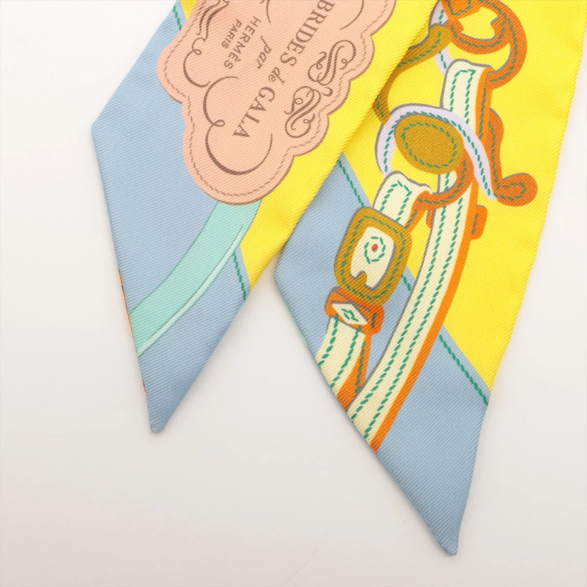 HERMES　エルメス　BRIDES de GALA 　式典用馬勒　ツイリー エルメス ツイリー BRIDES de GALA 式典用馬勒 スカーフ シルク ライト