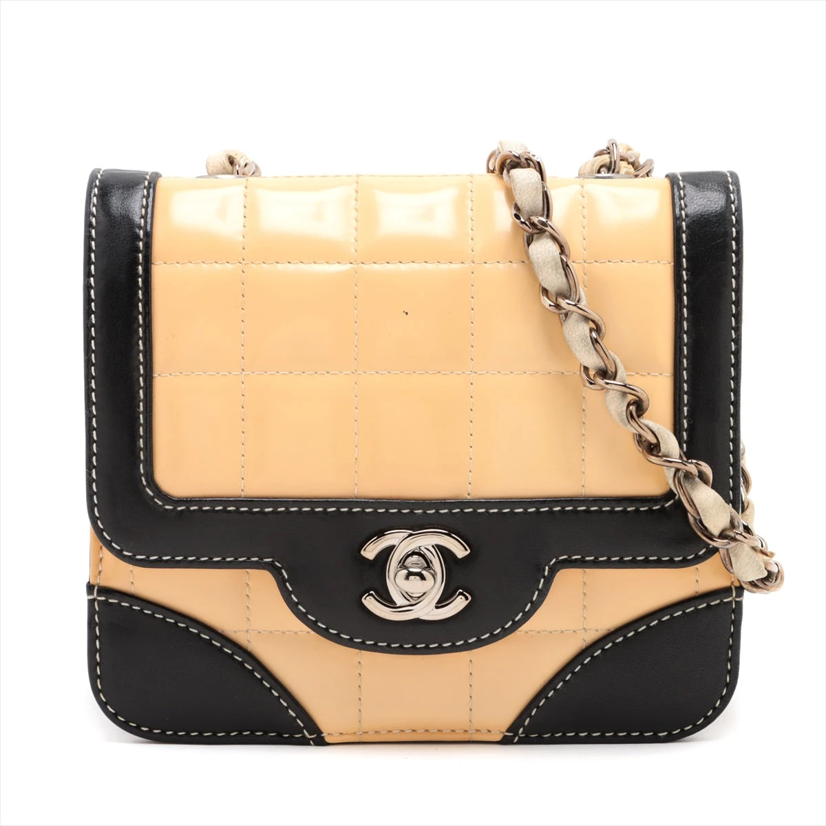 シャネル マトラッセ パテントレザー バッグ|ベージュ|中古 シャネル マトラッセ パテントレザー バッグ|ベージュ|中古