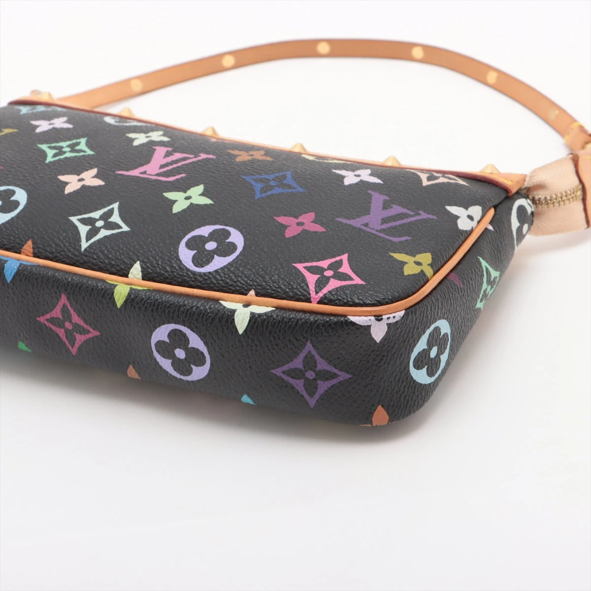 激安！特価品 ヴィトン マルチカラー ポシェットアクセソワール M92648 バッグ