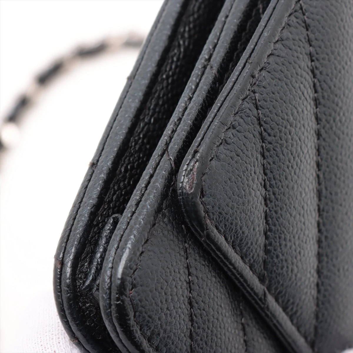 CHANEL シャネル Vステッチ キャビアスキン チェーンウォレット CHANEL - CHANEL シャネル Vステッチ キャビアスキン チェーン