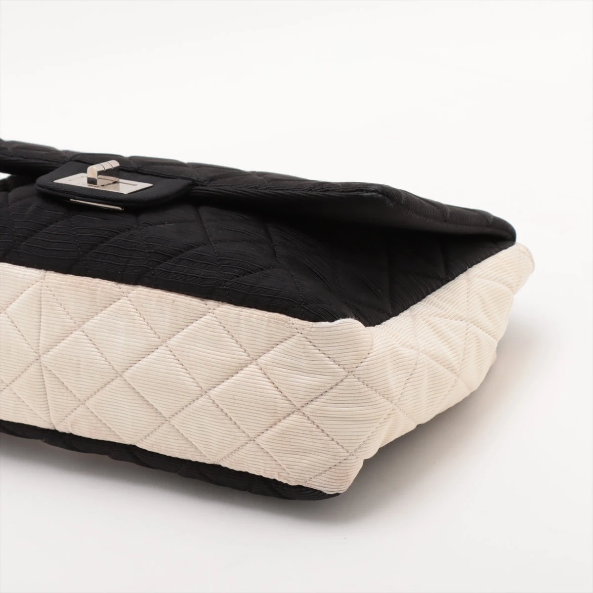 シャネル マトラッセ 2.55 マキシ ナイロン シングルフラップ ダブル