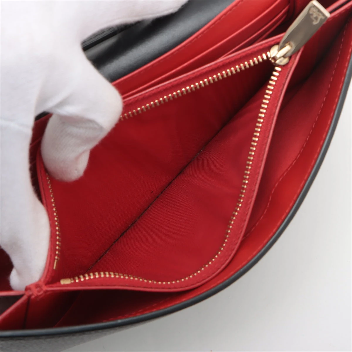 クリスチャンルブタン パロマ レザー×スタッズ チェーンウォレット