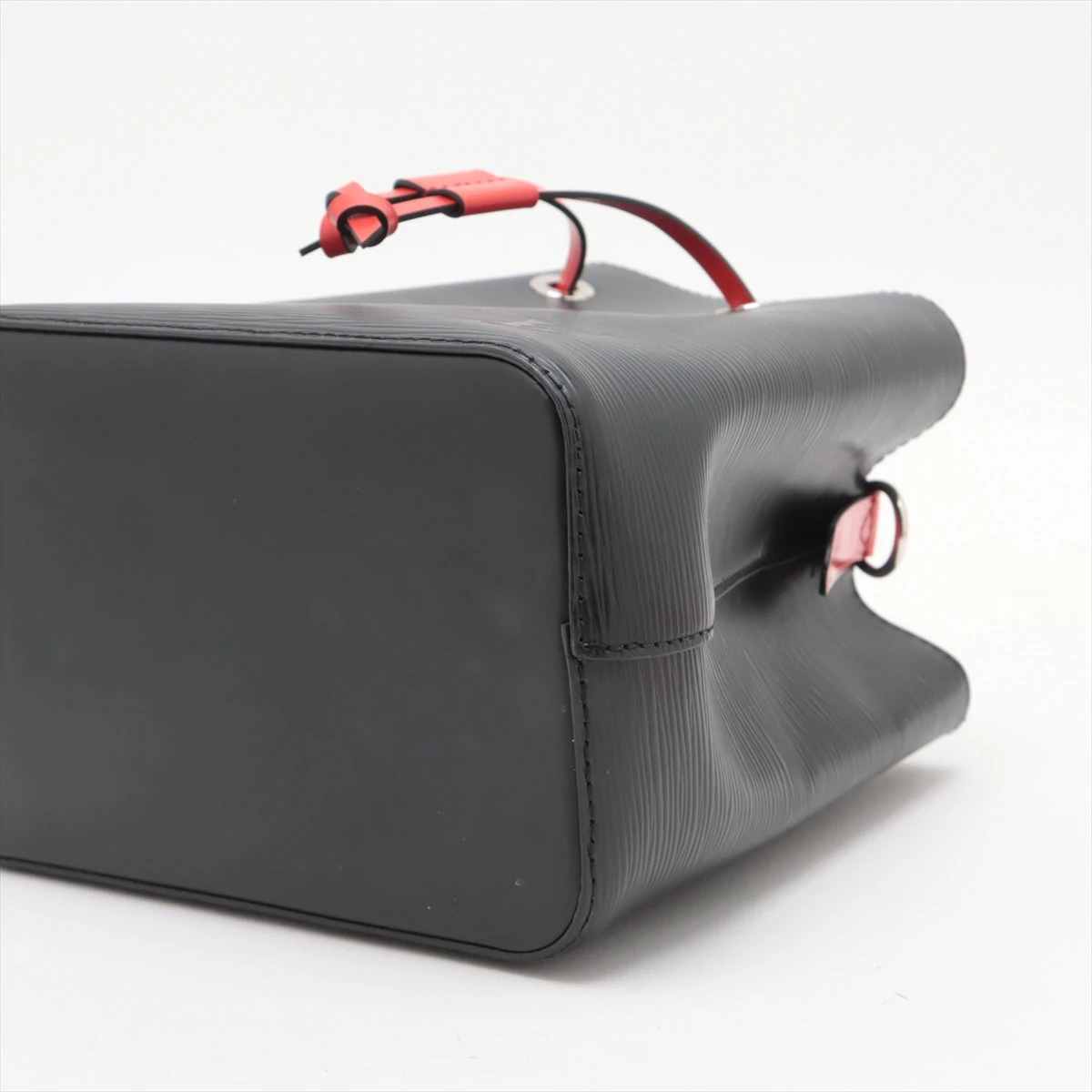 ヴィトン エピ ネオノエBB M52853 RFID反応あり A3078305｜中古