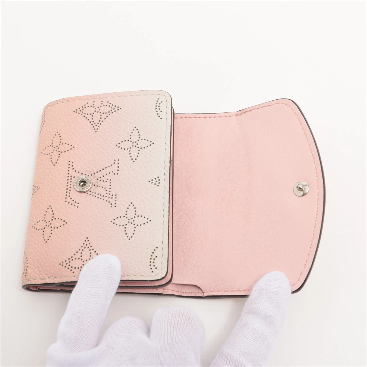【限定色】ルイヴィトン マヒナ イリスXS ローズバレリーヌ グラデーション 限定色】ルイヴィトン マヒナ イリスXS ローズバレリーヌ