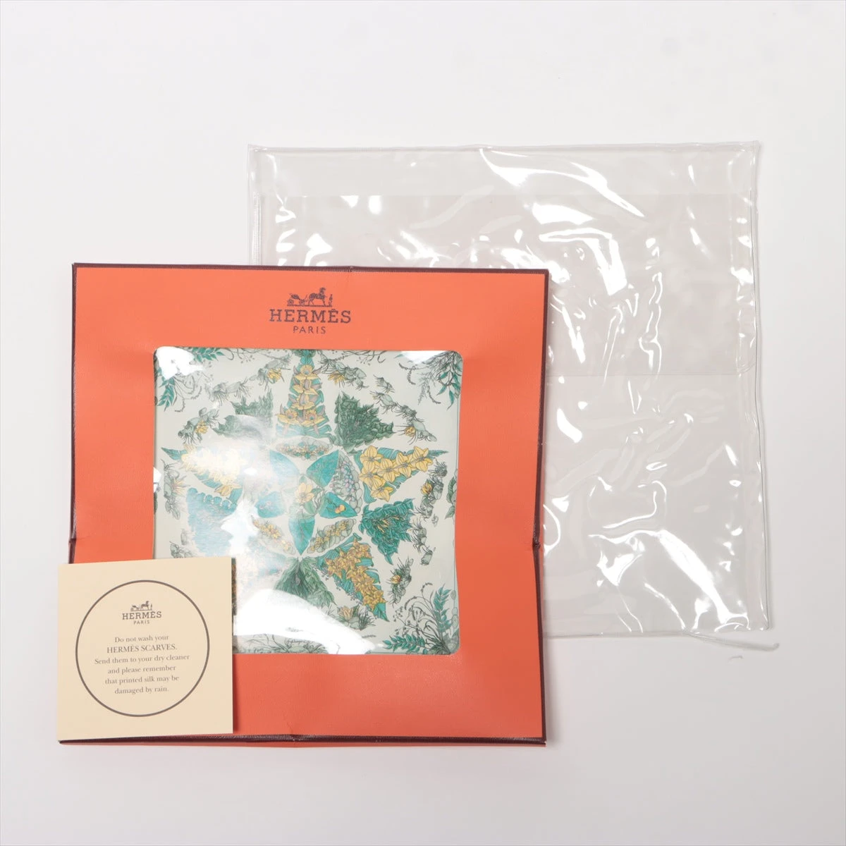 s*y様 m*e様 エルメス　Pythagore 花と植物のスカーフ Wilhelmina 226603【生地】 – MORRISWORLD.jp
