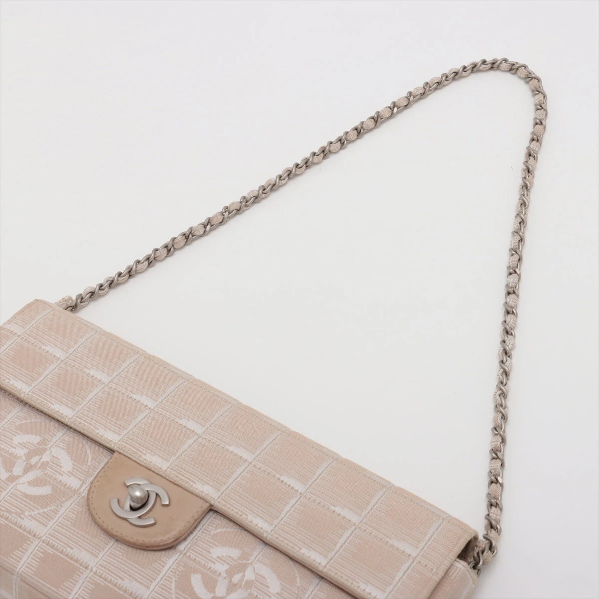 シャネル ニュートラベルライン ナイロン チェーンショルダー シャネル ニュートラベルライン ナイロン チェーンショルダー