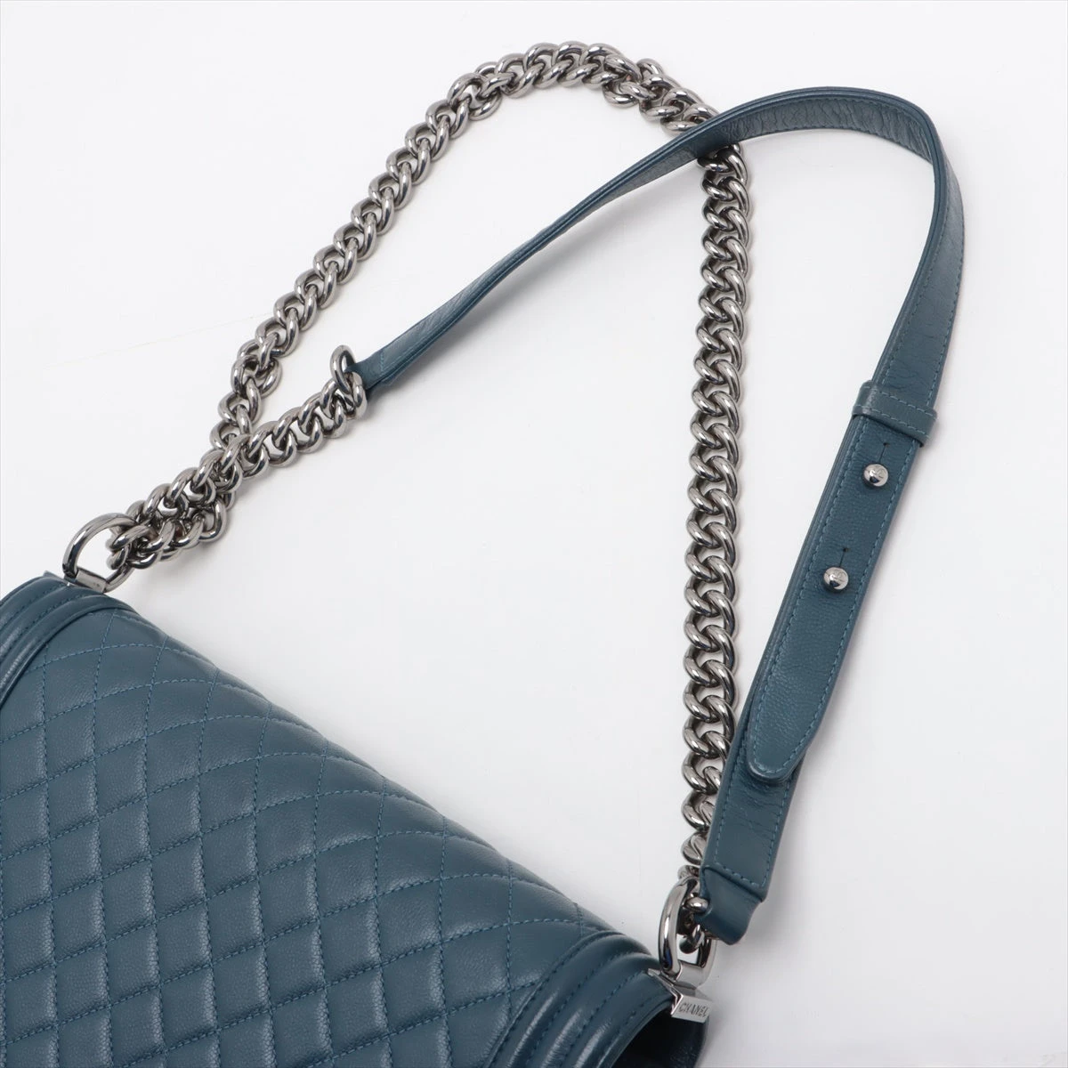 【極美品】シャネル ボーイシャネル28 ラージ レザー　ショルダーバッグ シャネル ボーイシャネル28 ラージ キャビアスキン チェーン