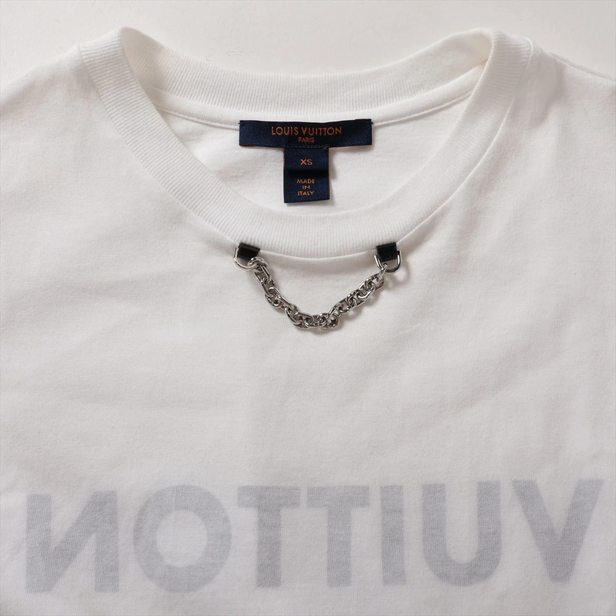 国内正規品　未使用　LOUIS VUITTONTシャツXS Tシャツ　ホワイト LOUIS VUITTON レディース Tシャツ XS ホワイト 金具付き