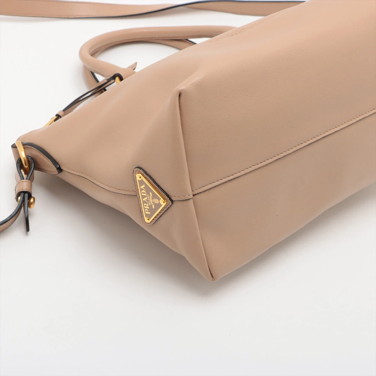 PRADA ビジネスバッグ ベージュ/ブラウン キャラメル プラダ ダーリン ミディアム レザー ショルダーバッグ