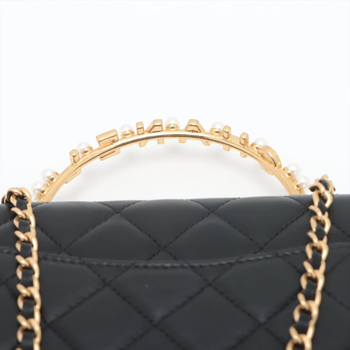 シャネル マトラッセ ラムスキン チェーンウォレット トップハンドル