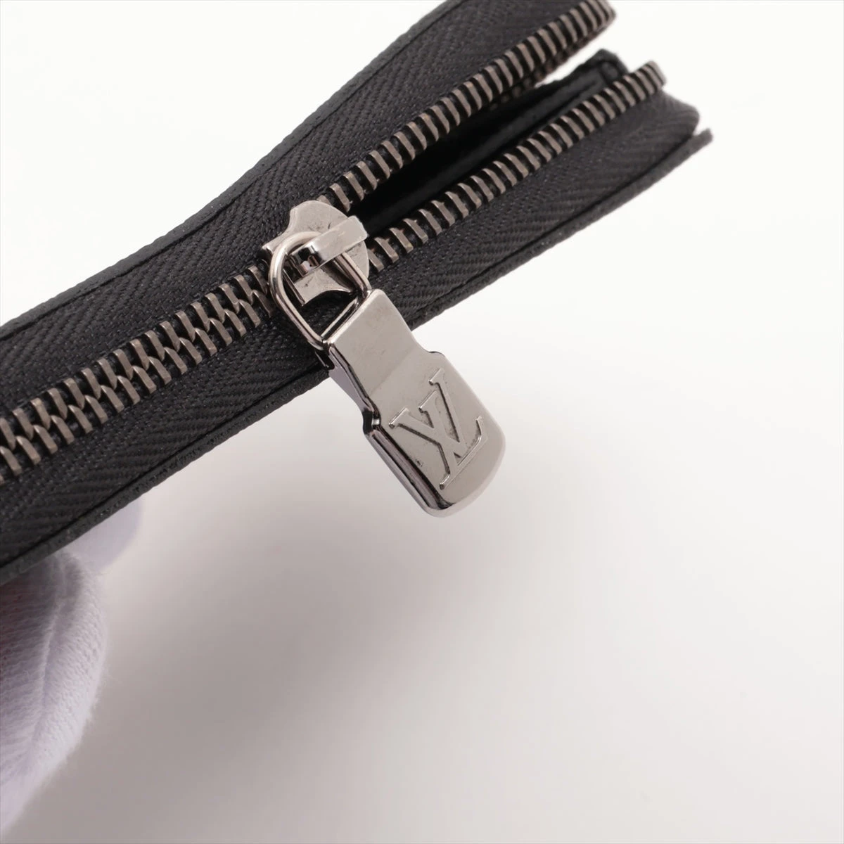 【最新モデル】 RFID ルイヴィトン エピ ノワール ジッピーコインパース LOUIS VUITTON現行RFID未使用に近いエピノワールジッピーコイン