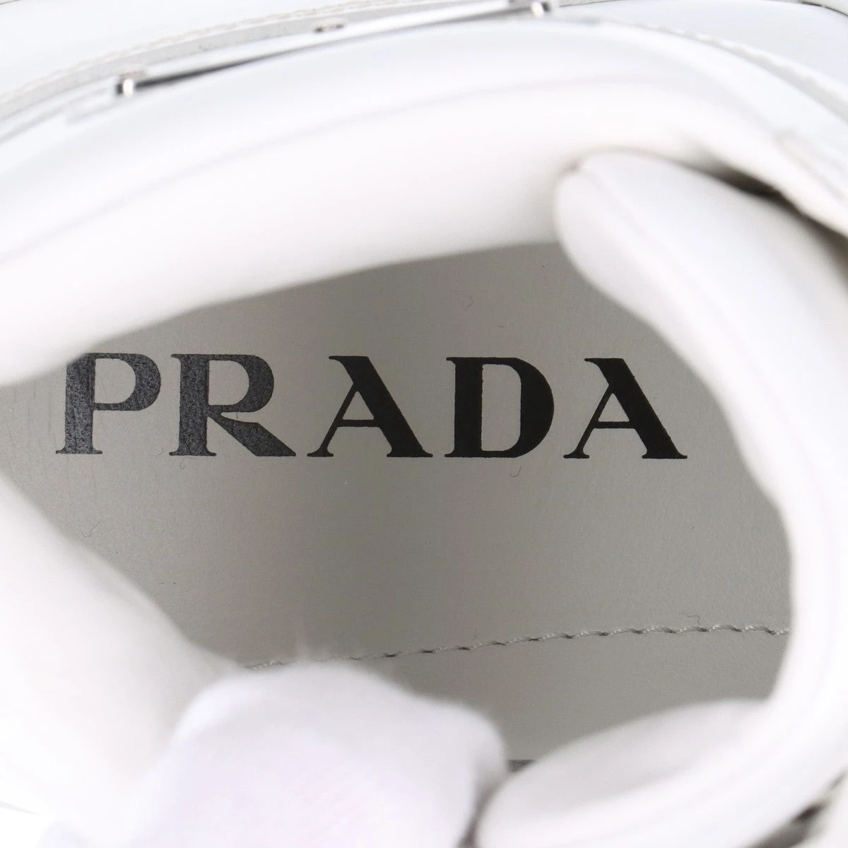 プラダ トライアングルロゴ レザー ハイカットスニーカー 6 ユニ