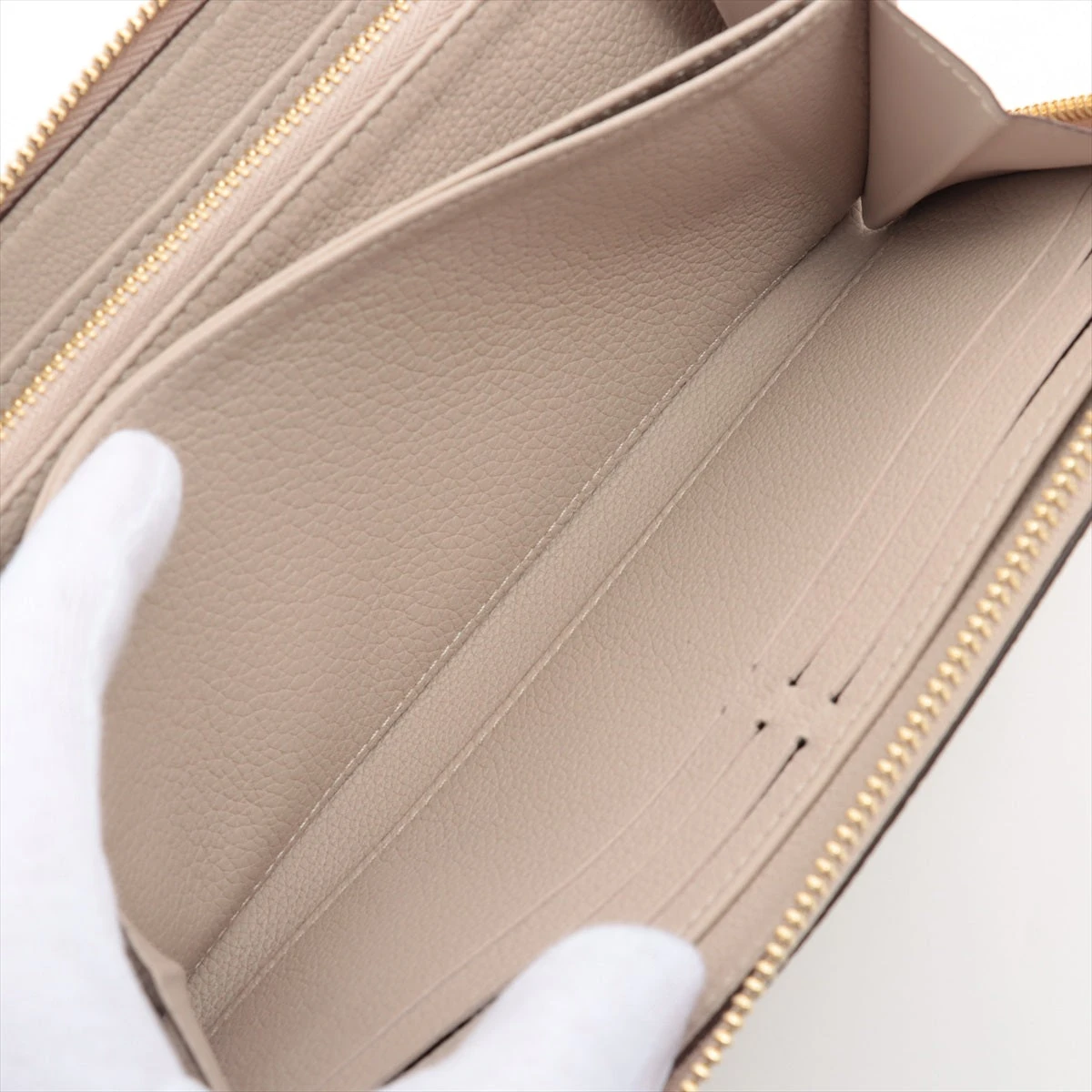 専用♡確実正規品♡Louis Vuitton ベージュ ロゴ入り長財布 ベージュ系 Louis Vuitton MONOGRAM EMPREINTE(ルイヴィトン