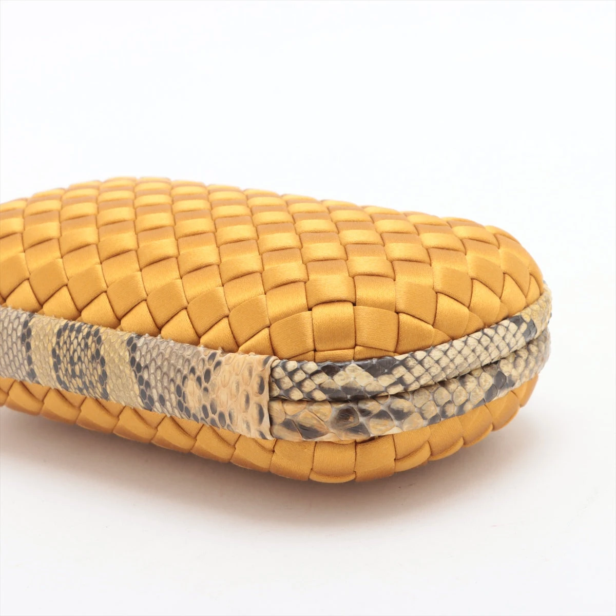 ボッテガヴェネタ ノット　クラッチ BOTTEGA VENETA - BOTTEGA VENETAボッテガヴェネタ KNOTノット