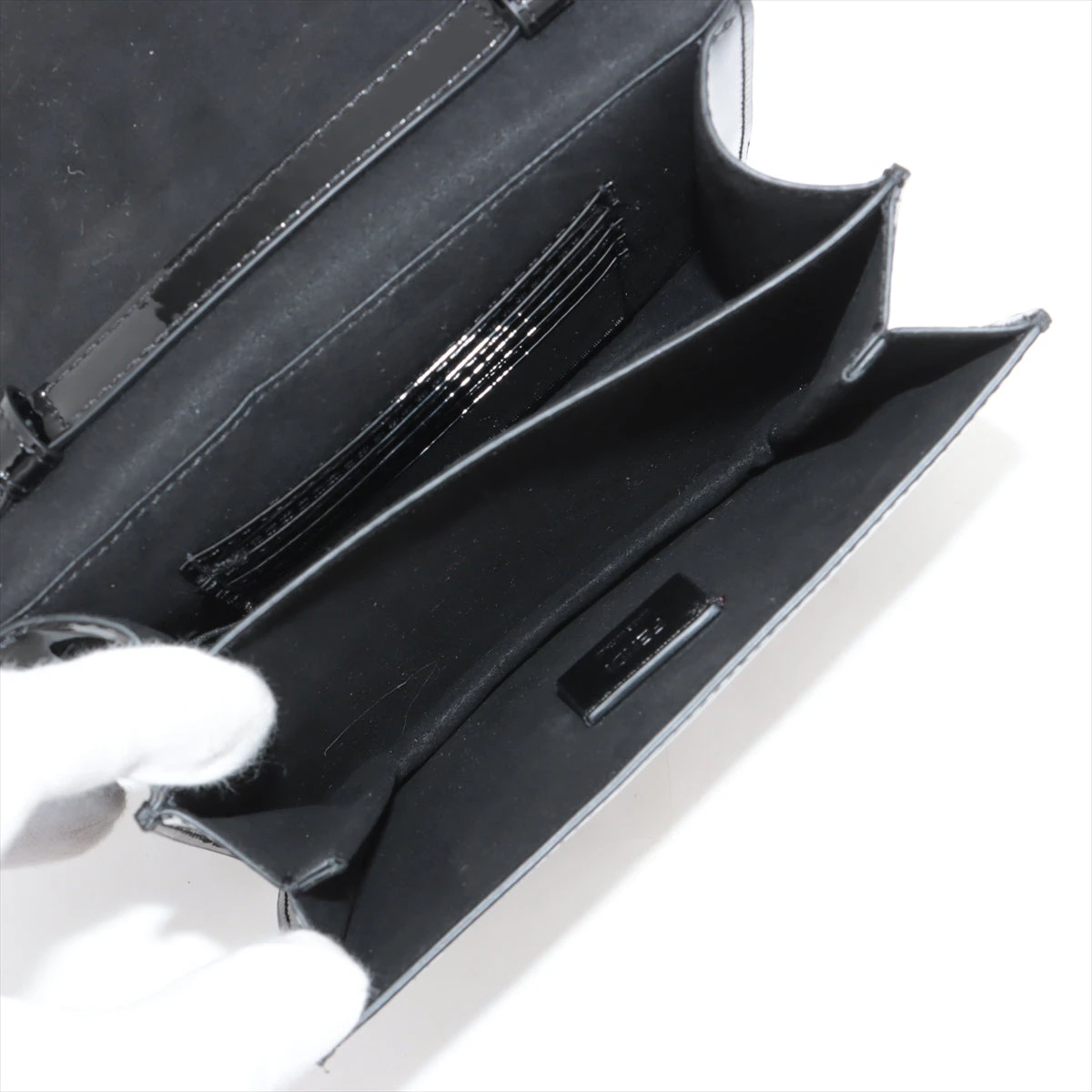 フェンディ カーリグラフィ パテントレザー ショルダーバッグ