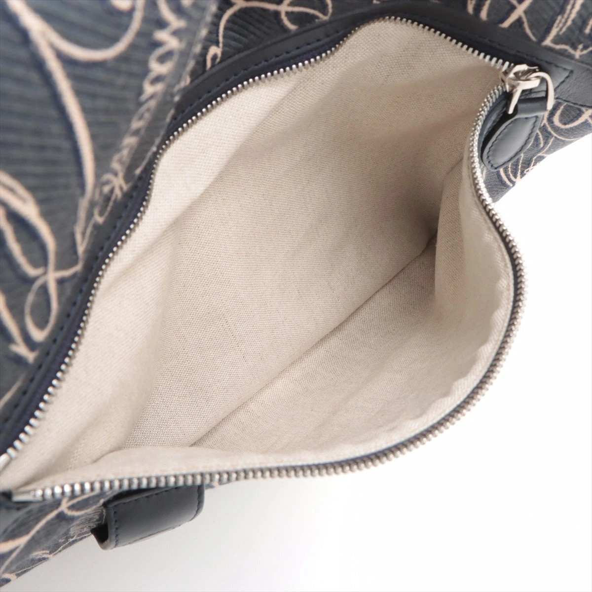 特注40万 ベルルッティ マイルズ スクリットアラベスク レザー バッグ 限定品 特注40万 ベルルッティ マイルズ スクリットアラベスク レザー