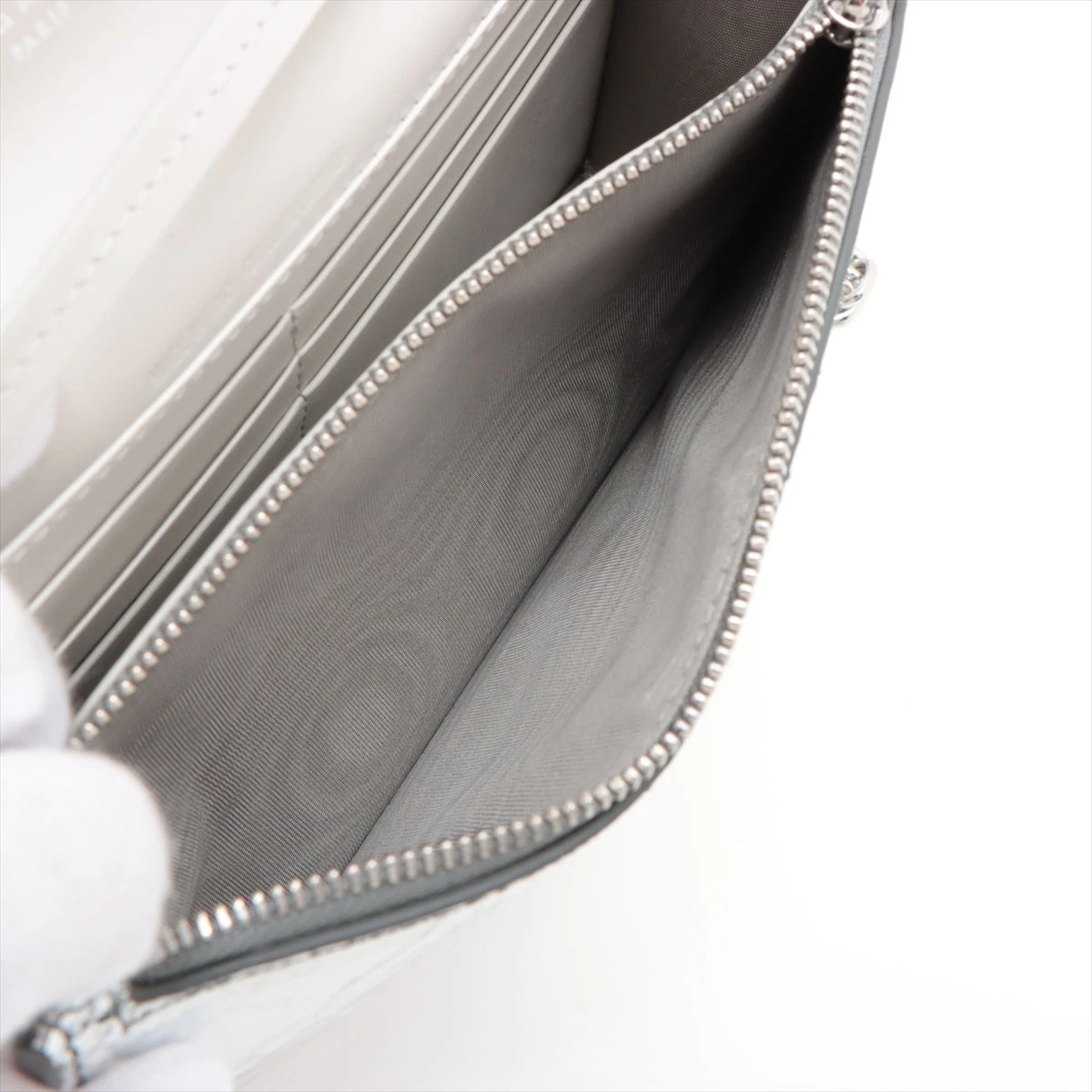 メゾンマルジェラ 4ステッチ パテントレザー チェーンウォレット