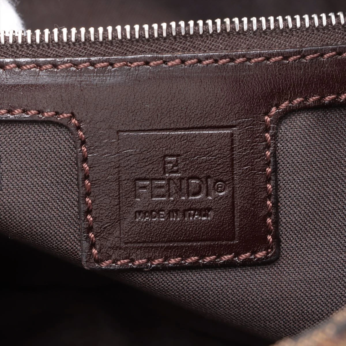 フェンディ　ズッカ　マンマバケット　キャンバス　ショルダーバッグ　ブラウン FENDI フェンディ ショルダーバッグ ズッカ マンマバゲット