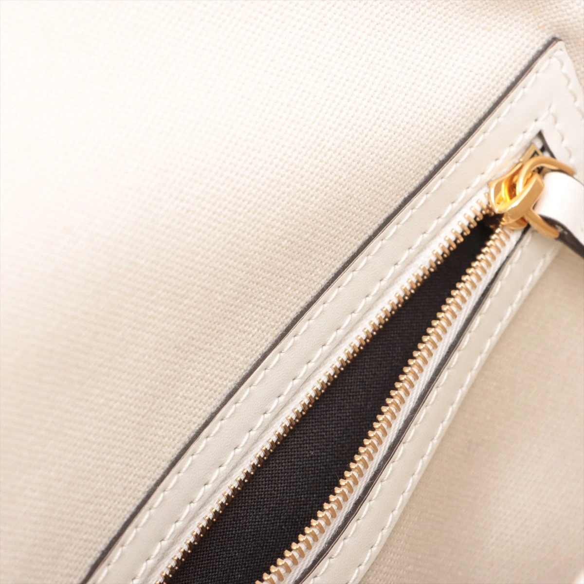 フェンディ ママ バゲット ズッカ キャンバス 2wayバッグ 楽天市場】【美品】フェンディ FENDI ズッカ マンマバケット