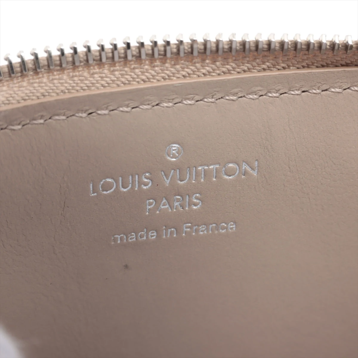 ヴィトン マヒナ ポルトカルトレクトヴェルソ M81287 ベージュ