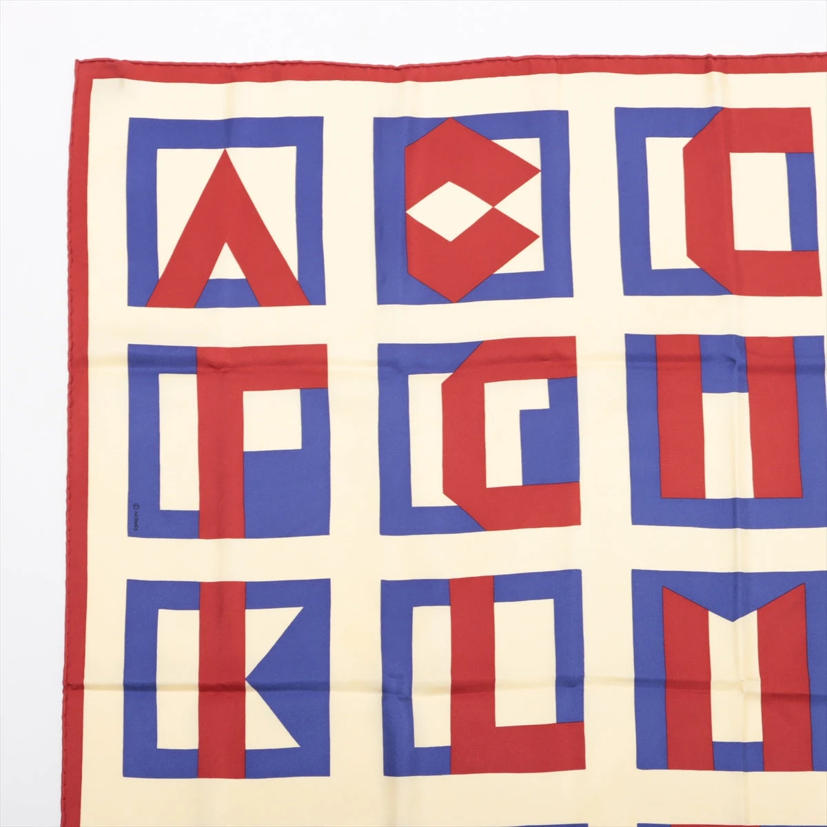 エルメス スカーフ カレ LETTRES AU CARRE カレのアルファベット 6703674e38c1e.webp