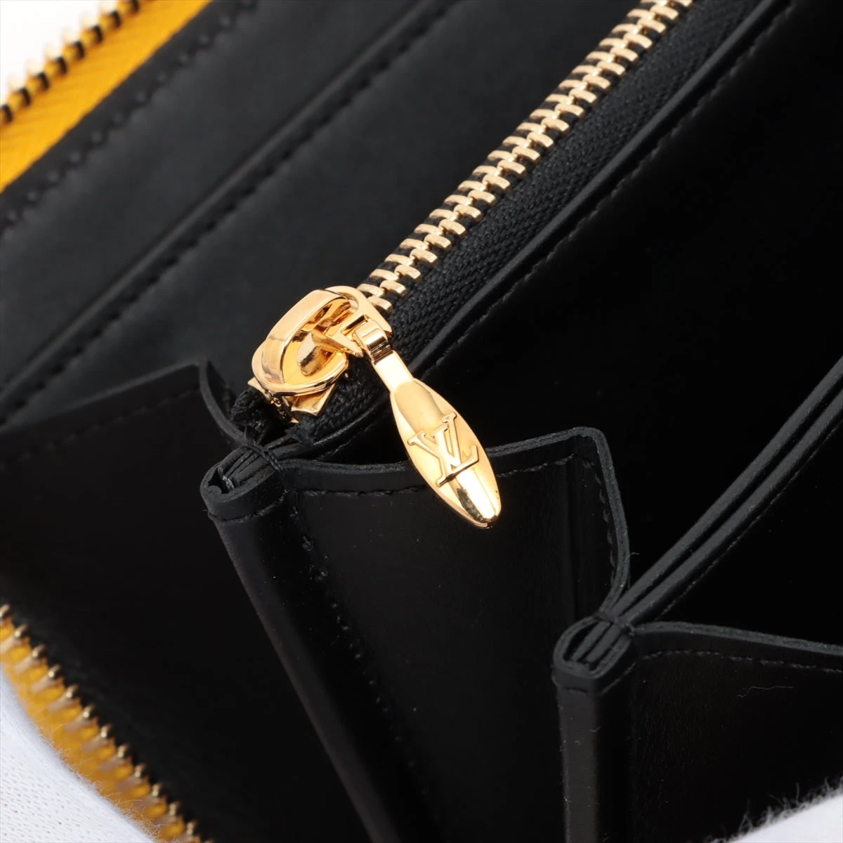 ルイヴィトン LOUIS VUITTON ジッピーウォレット M91571 ヤヨイ・クサマ ヴェルニ ドット インフィニティ ロングウォレット ラウンドファスナー 長財布 パテントレザー ブラック イエロー 楽天市場】LOUIS VUITTON ルイヴィトン M91571 ヤヨイ・クサマ