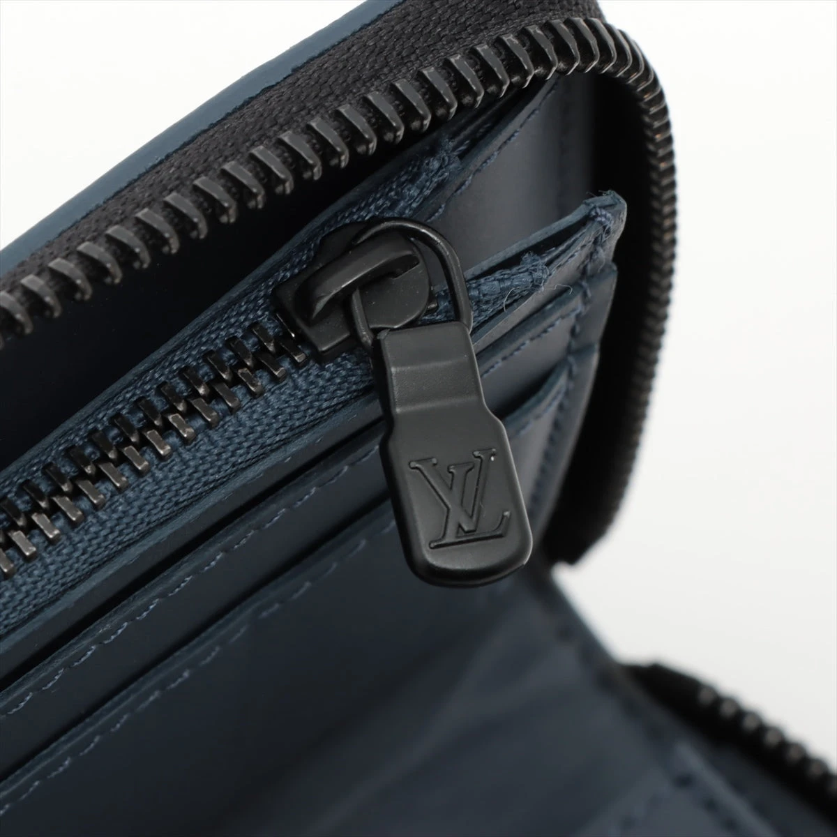 【新品同様/RFID】ルイヴィトン モノグラム・シャドウ ジッピーウォレット 美品/RFID】ルイヴィトン モノグラム・シャドウ ジッピー