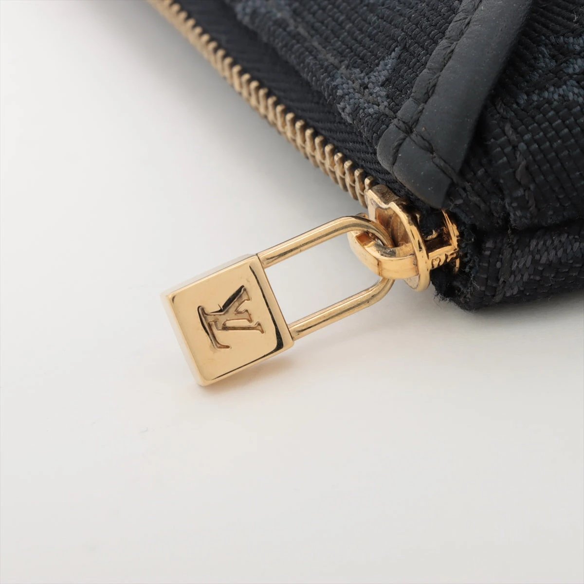 ヴィトン モノグラムミニ アンソフィ M92697 ポーチ A3115074｜中古