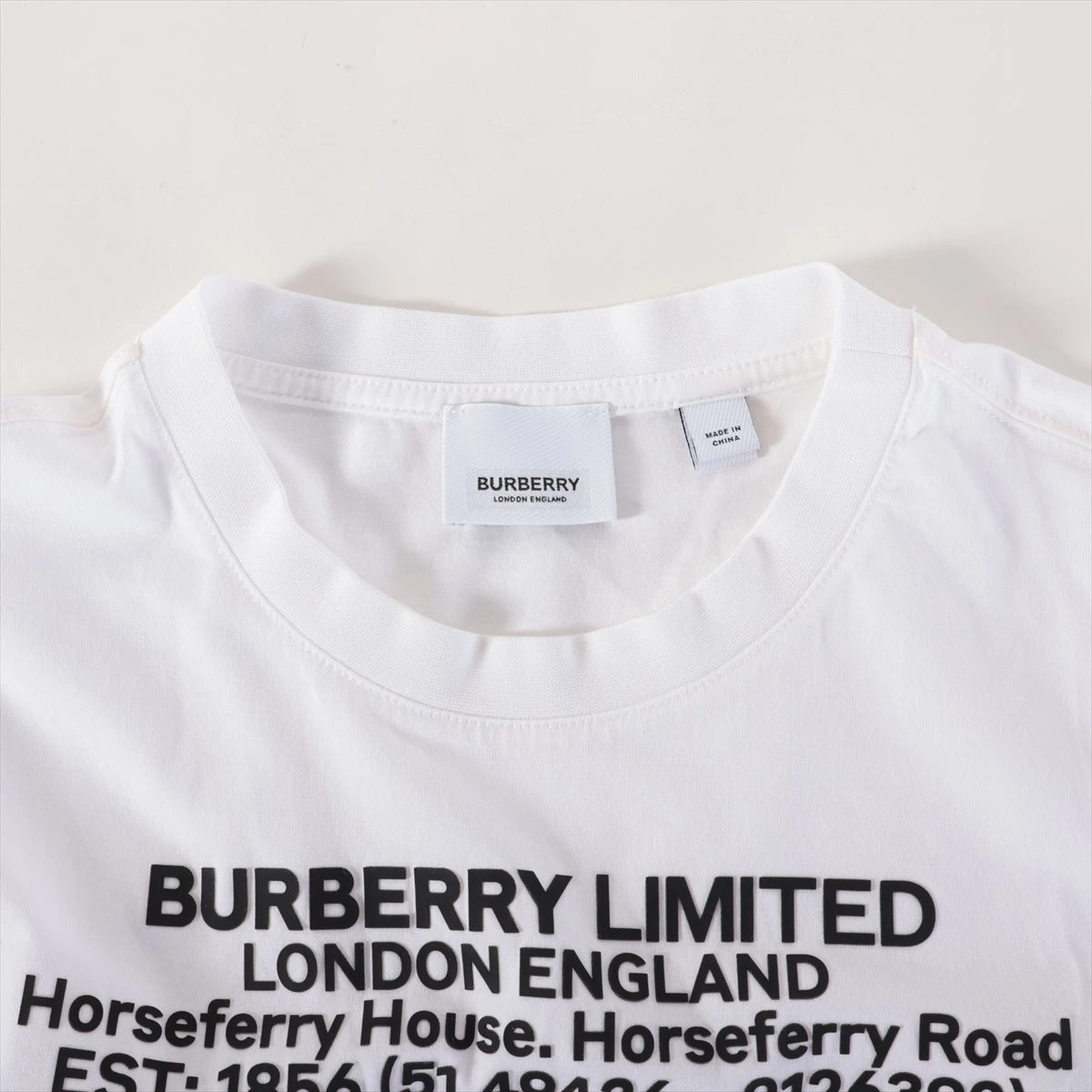 バーバリー コットンTシャツ ホワイト Amazon.co.jp: [BURBERRY] (バーバリー) 綿100％ ロゴプリント