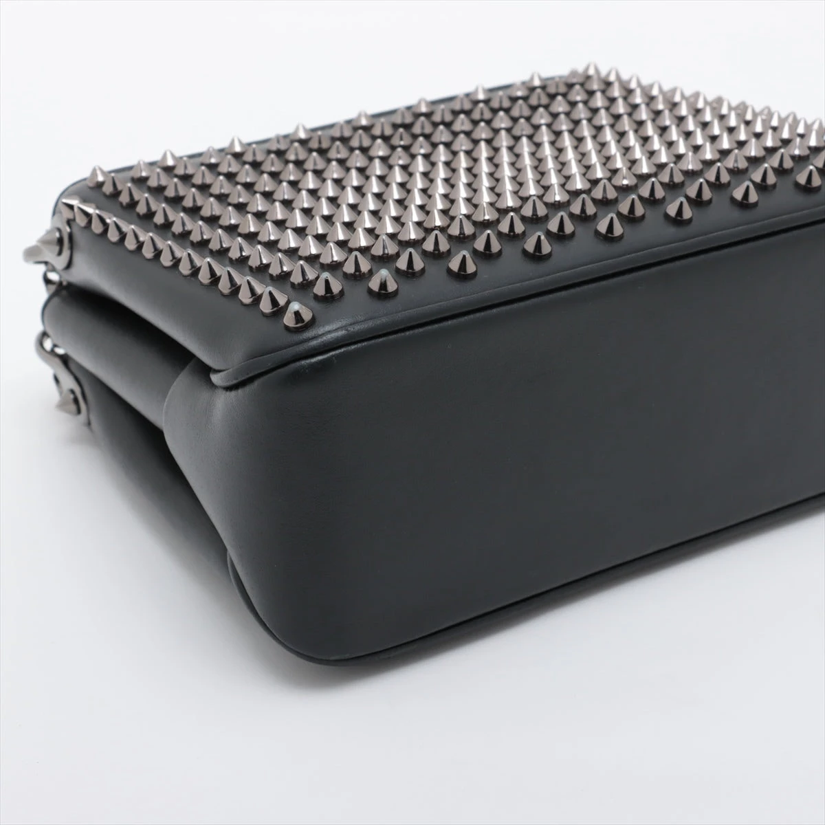 クリスチャンルブタン トリルビスモール スパイクスタッズ レザー