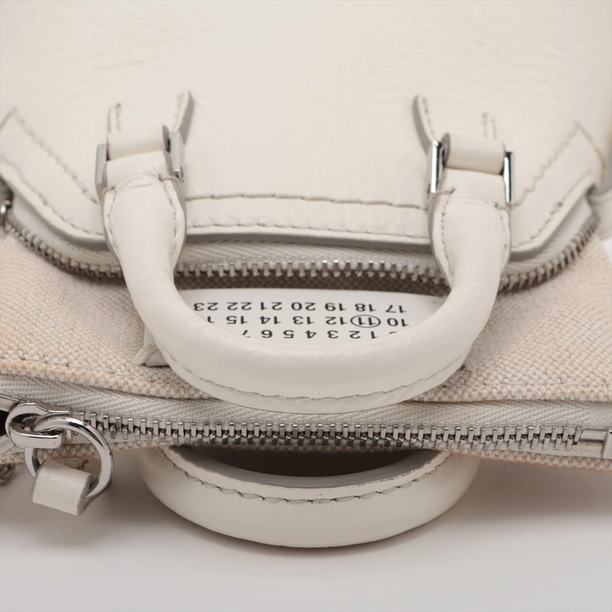 メゾンマルジェラ　5ac ベビー　ホワイト Maison Margiela 5ac ベビーホワイト