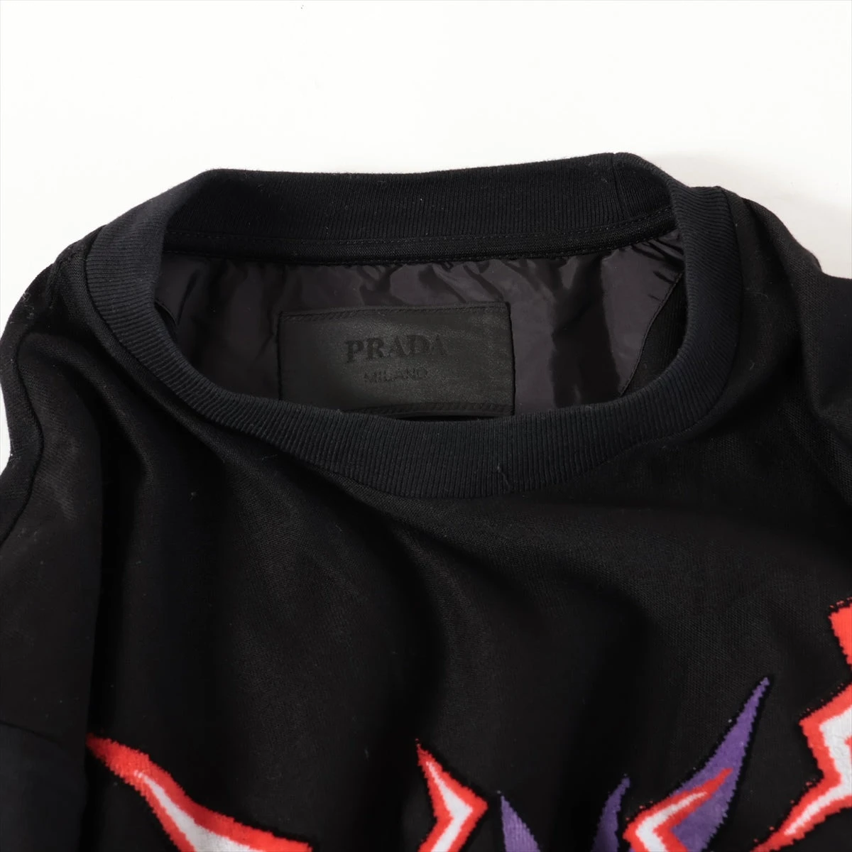 【極美品】PRADA プラダ 19年SS ロゴプリント Tシャツ Prada ロゴ Tシャツ | ブラック | FARFETCH JP