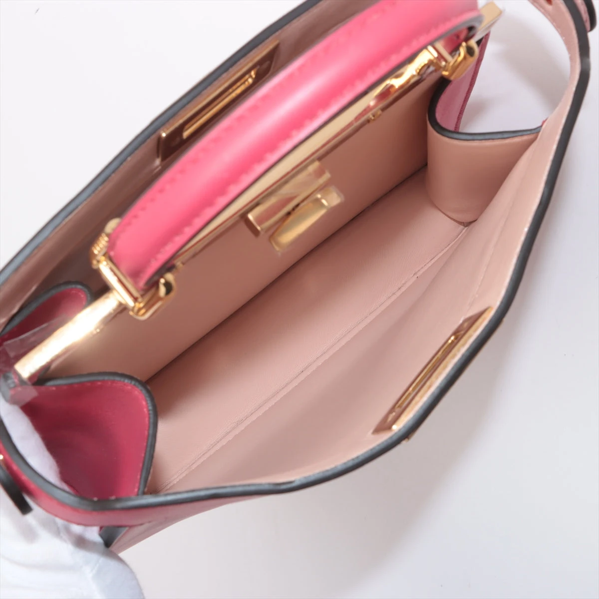 新品同様【フェンディ】ピーカブー　アイシーユー　スモール　2way ハンドバッグ 66f528f12ed62.webp