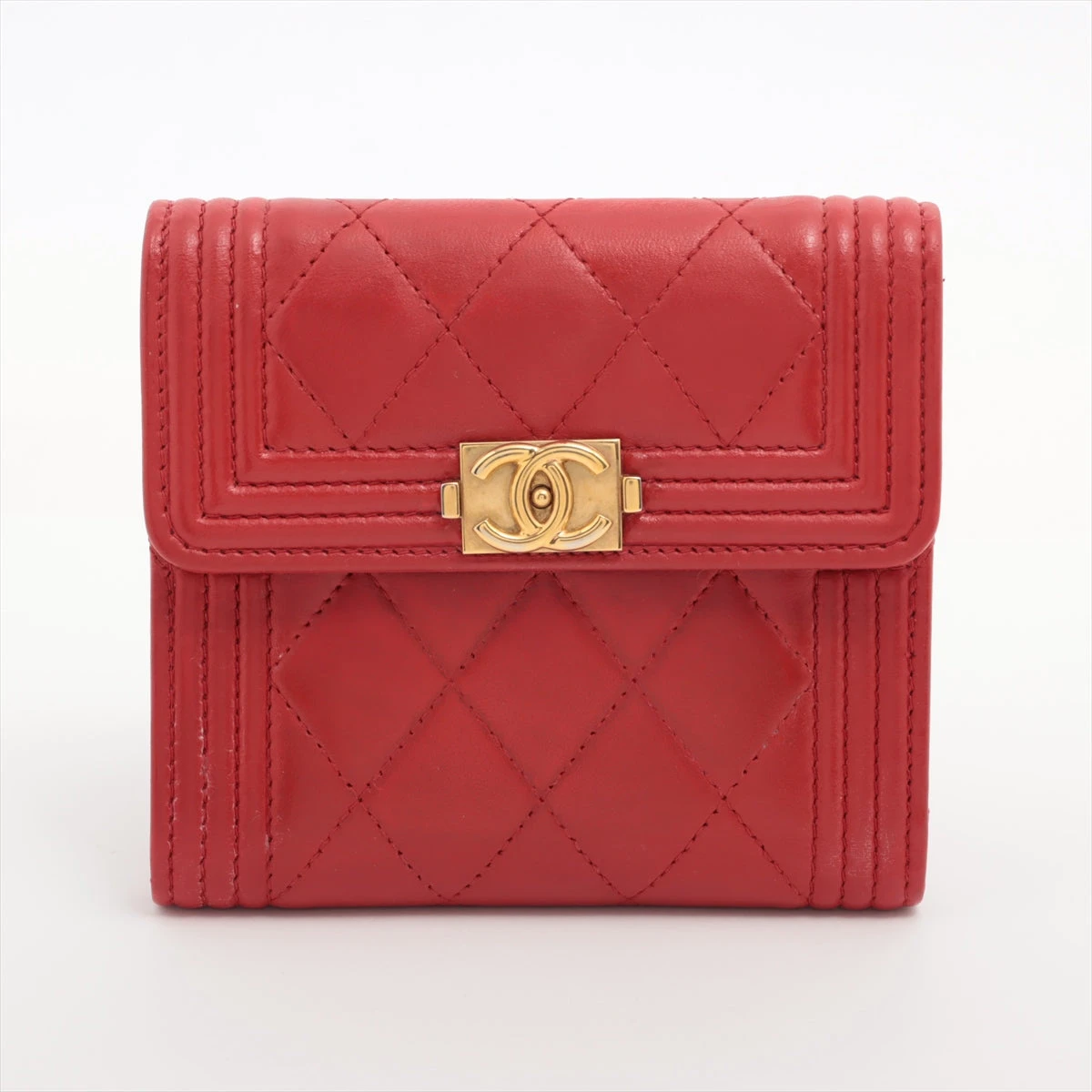 シャネル CHANEL ボーイシャネル ラムスキン 赤 ゴールド金具 シャネル ボーイシャネル ラムスキン コンパクトウォレット