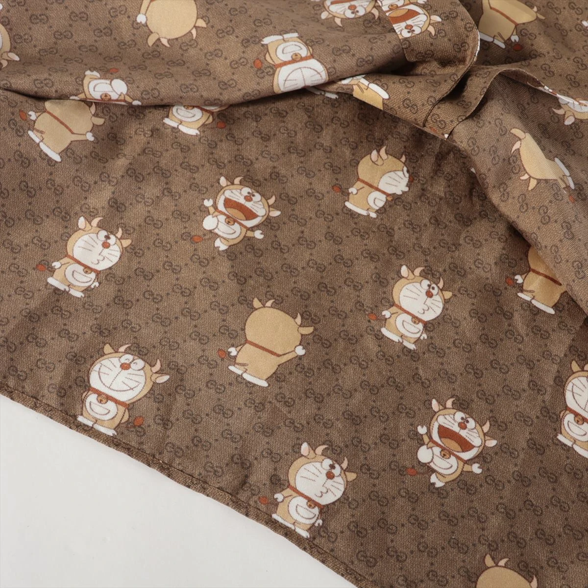 美品 グッチ ドラえもんコラボ シルクシャツ 希少 ブラウン 44 美品 グッチ ドラえもんコラボ シルクシャツ 希少 ブラウン 44