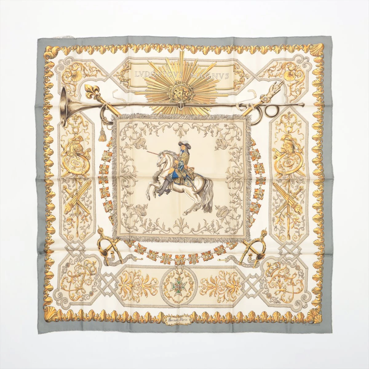 良品✨エルメス スカーフ LVDOVICVS MAGNVS カレ90 シルク エルメス カレ90 LVDOVICVS MAGNVS 白い馬に跨ったルイ14世
