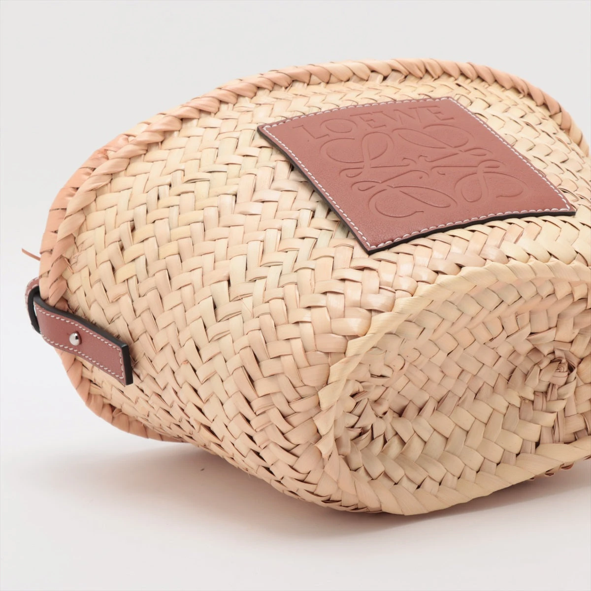 LOEWE かごバッグ ラフィア ドローストリング バケットバッグ 新作【国内即発】LOEWE ドローストリングバケットバッグ＊カゴ