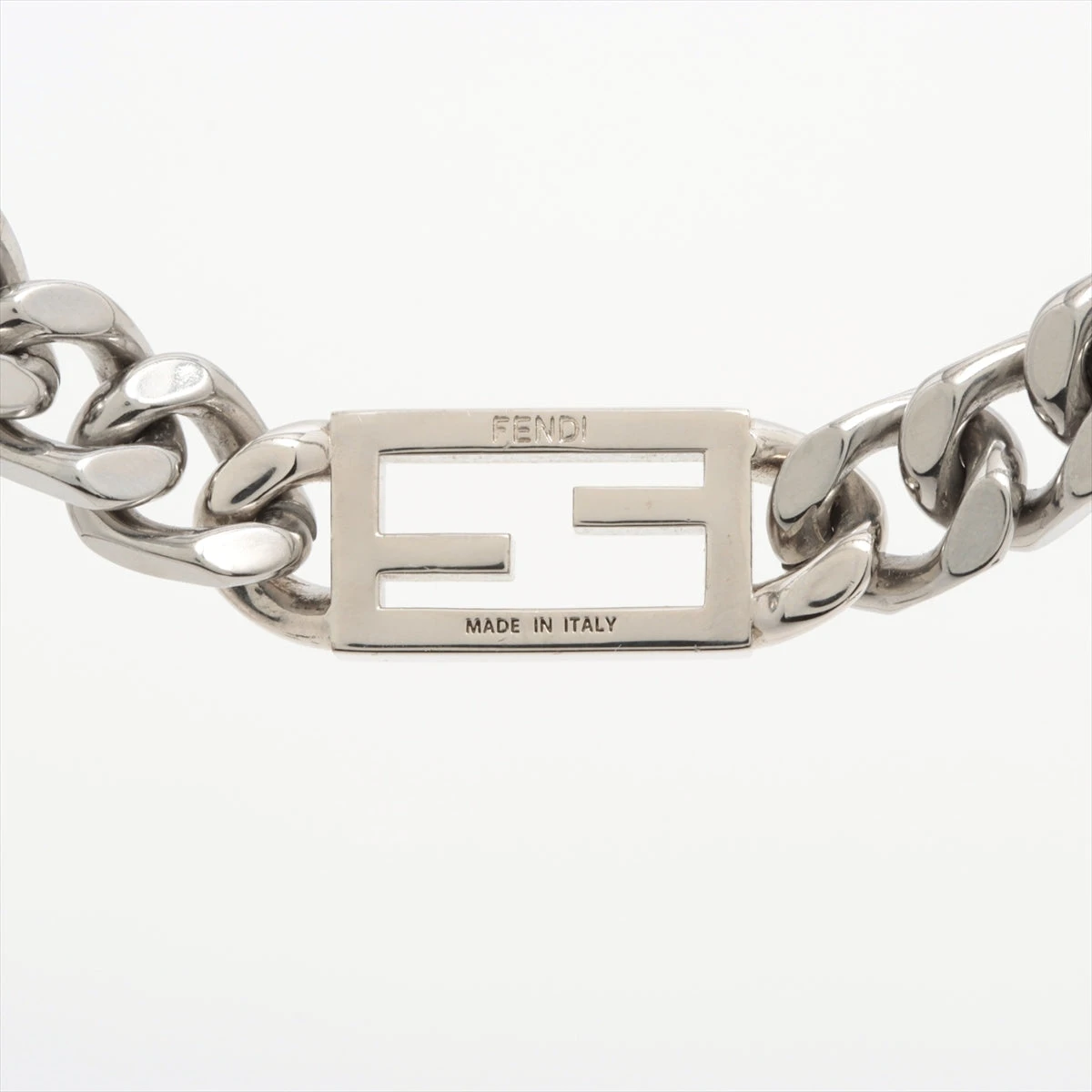 フェンディ バゲット ネックレス メタル シルバー A3104761