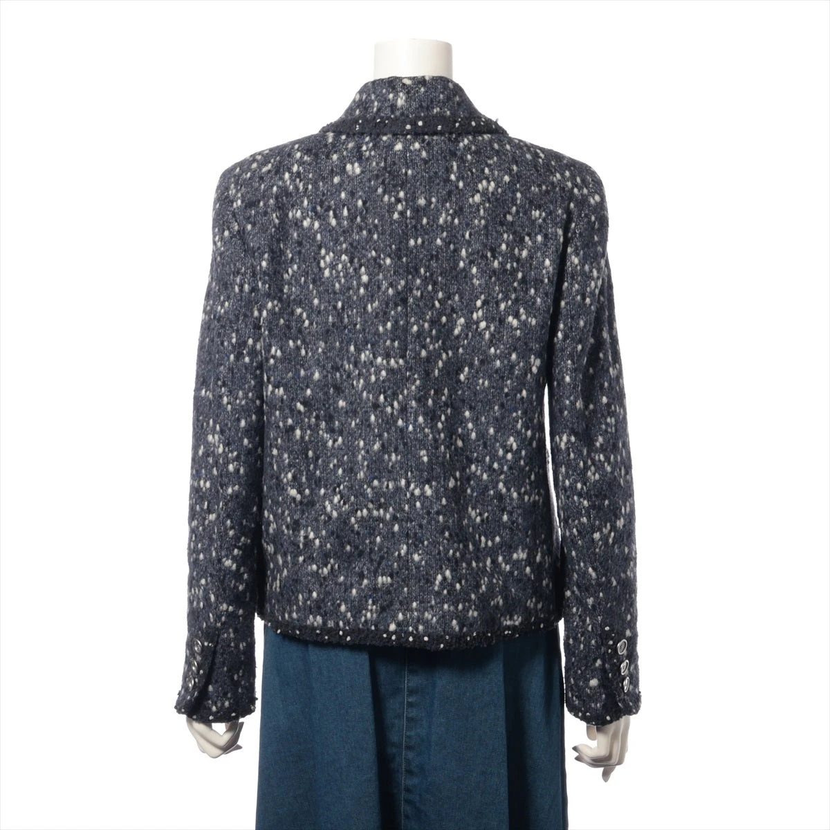 a*a様 シャネルの麻のジャケットです。 アウターのボリューム感にシャネルのJ12が華やぎを演出 | MEN'S EX