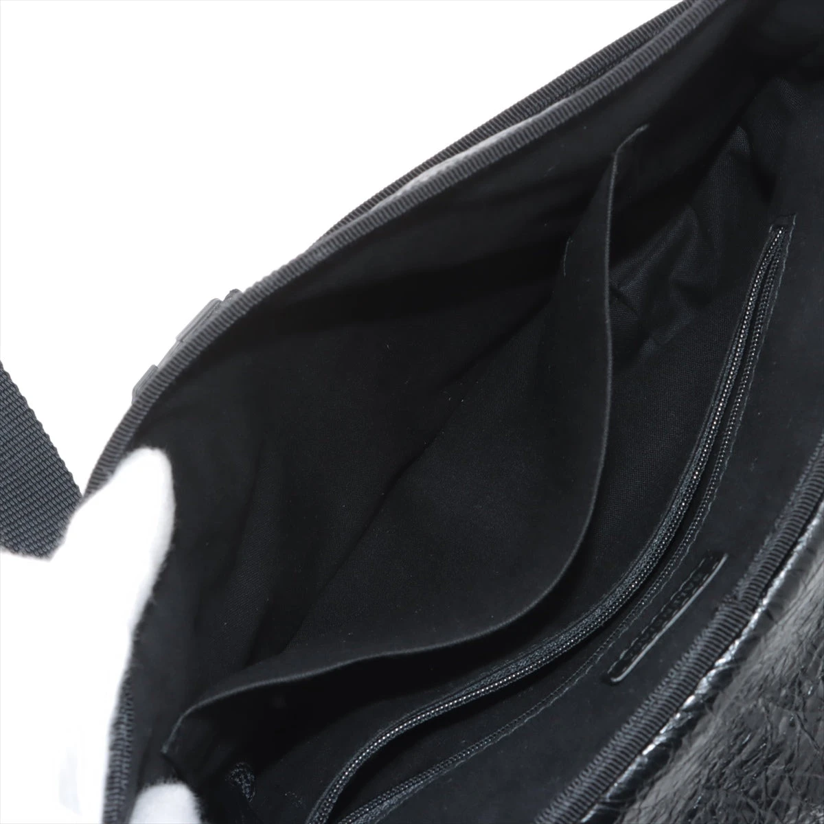 バレンシアガ エクスプローラー メッセンジャー レザー