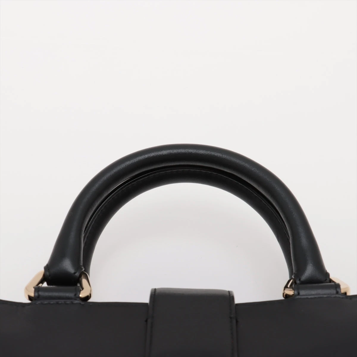 allure様      専用 ジミーチュウ レザー ハンドバッグ ブラック A3124553｜中古