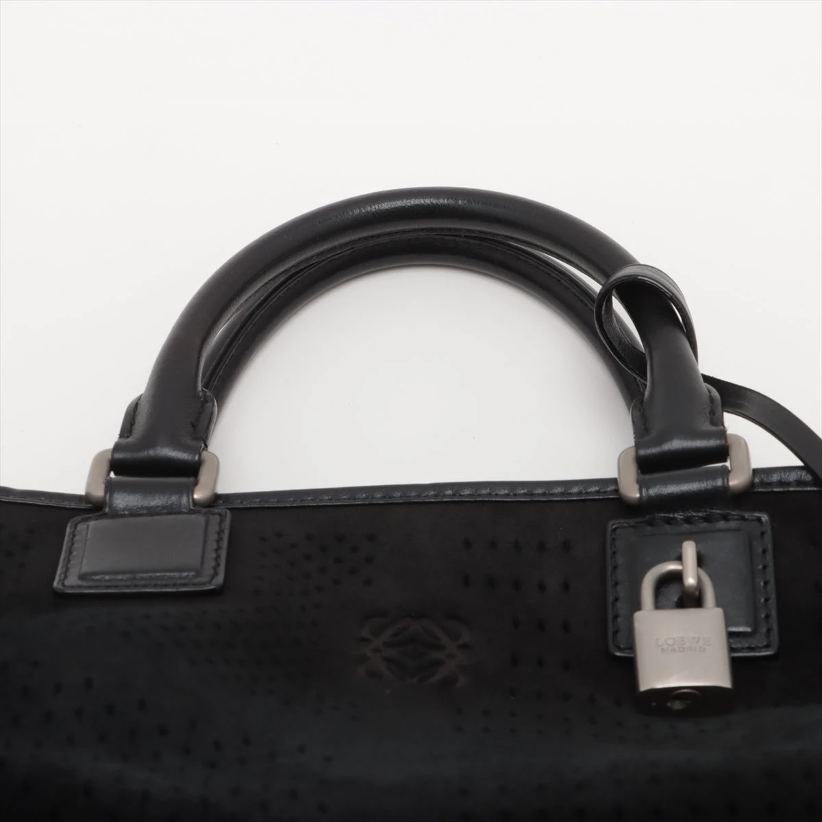 ロエベ アマソナ28 レザー×スエード ハンドバッグ ブラック A3116183 ロエベ アマソナ28 レザー×スエード ハンドバッグ ブラック A3116183